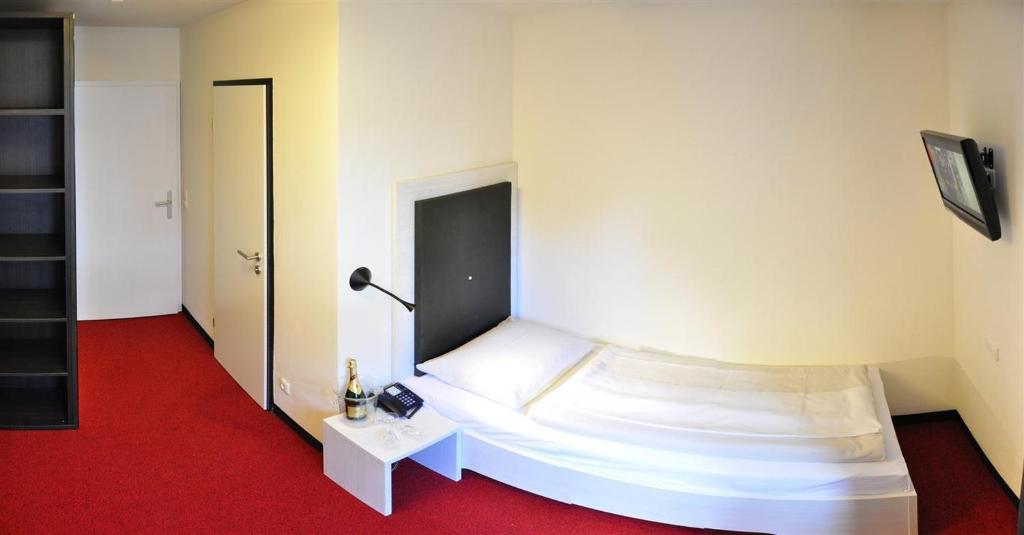 Amiga Hotel Muenchen Messe Номер фото